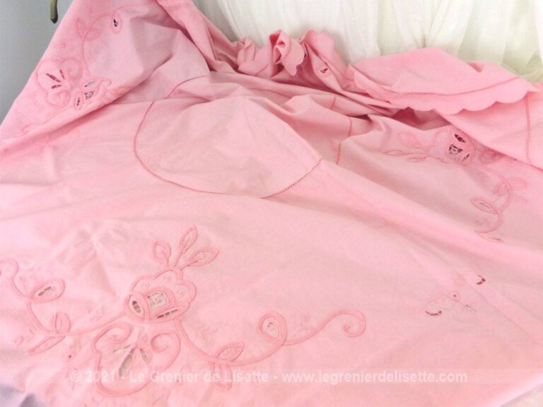 VENDU Superbe Nappe Ronde Rose Broderies Et Jours Le Grenier De Lisette