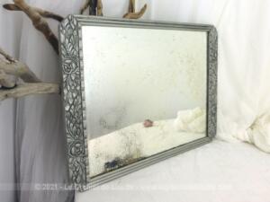 Ancien miroir avec encadrement plâtre patiné argent