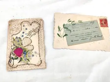Voici deux anciennes cartes postales originales et uniques, une ajourée de Souhaits Sincères  qui s'ouvre pour laisser un message daté 1904 et une avec un télégramme  de Bonne Année collé et daté de 1909.