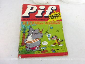 Voici un ancien journal Pif Gadget (sans son gadget) correspondant au numéro 182 et datant d'aout 1973, avec sur 73 pages toutes les bandes dessinées que l'on attendait toutes les semaines. Alors prêts à partir pour un petit voyage en enfance ?