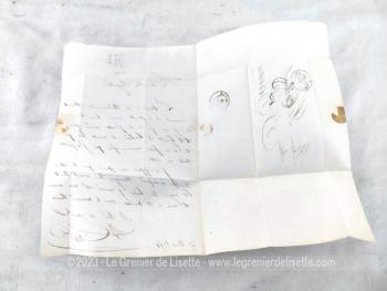 Agée de 173 ans, voici une ancienne lettre pli du 27 mars 1851 soit à peine 62 ans après la révolution française de 1789 ! C'est un courrier à un notaire, mais dont l'auteur de la missive connait bien puisqu'il le nomme "Mon cher Auguste"..