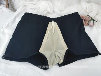 De la marque Espagnole Meyba, voici un authentique ancien maillot de bain pour hommes des années 60/70 taille 40/42 avec sa ceinture élastique et son  système de fermeture. Peut faire aussi un joli short vintage pour femme !