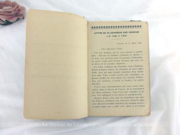 Datant de 1924, voici un livre ancien à la reliure cartonnée au titre de "Recueil de Prières, Cantiques et Motets à l'usage des Élevés des Institutions Chrétiennes" avec la partition musicale de chaque pièce du recueil.