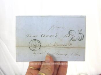 Agée de 173 ans, voici une ancienne lettre pli du 1 décembre 1852 soit à peine 63 ans après la révolution française de 1789 ! C'est une feuille double écrite dont 3 pages nous proposent une liste numérotée de différents lots.