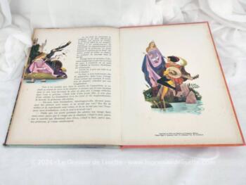 En très bon état, voici un ancien livre pour enfants au titre de "La Princesse Invisible" édité en 1965 par O.D.E.G.E. , écrit par Sforza avec des illustrations de S. Baraldi. Look vintage et idéal pour se replonger dans les souvenirs de notre enfance.