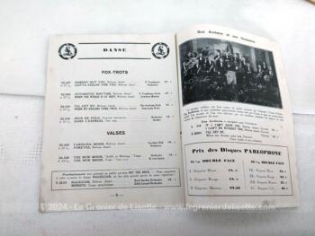 Voici un lot de 5 petits catalogues de marques différentes de disques pour gramophones, Columbia, Parlophone, La Voix de son Maitre et Odéon datant tous de 1929.