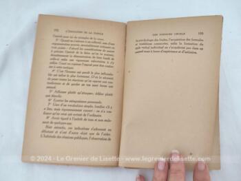 Datant de 1929, voici un livre ancien de 204 pages portant le titre de ""L'Education de la Parole" de Paul-C Jagot daté de 1929, concernant l'Art de Parler clairement et avec assurance, dans la vie privée, dans les affaires et devant un public. Tout ça en 1929, quel programme!