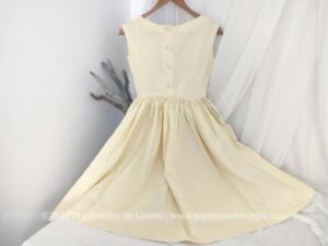 Belle et petite robe vintage rayures jaunes taille fine