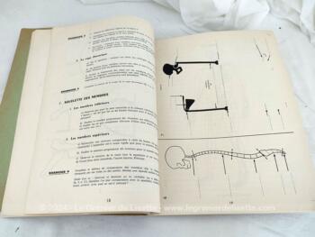 Ancien "Cahier de Sciences Naturelles Travaux Pratiques" avec tampon "Spécimen" pour classe de 6eme avec schémas et exercices de travaux pratiques avec pages vierges pour exercices.