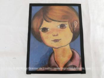 Voici un duo de portraits d'enfants réalisée en pastel, habillé d'une vitre et scellé sur un carton par de l'adhésif noir. Ces portraits au traits naïfs sont signés "Henri 68" . Ils datent donc de 1968 et sont des pièces uniques.