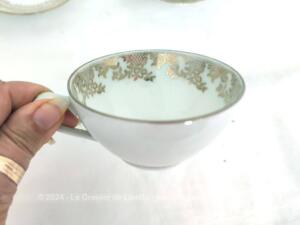 Duo tasses et soucoupes dorures Porcelaine du Berry A.D.P. Royal