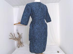 Robe vintage fait main avec taille fine ceinturée