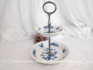 Serviteur à 2 étages en porcelaine anglaise bleue