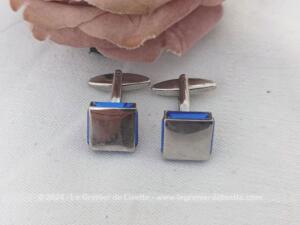 Boutons manchettes vintages métal argenté et verre bleu cobalt