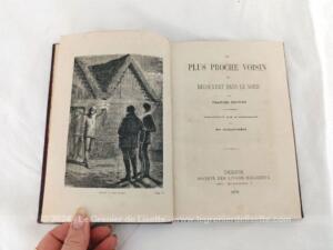 Ancien livre avec « Le Plus Proche Voisin » et « Découvert dans le Nord » de 1876